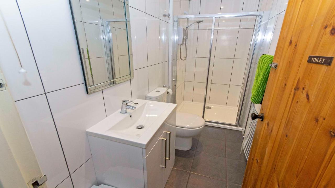 Streamways Nr Croyde - Large Country Cottage With Valley Views, Hot Tub Option And Private Garden Cabin, Sleeps 12-16 Kültér fotó
