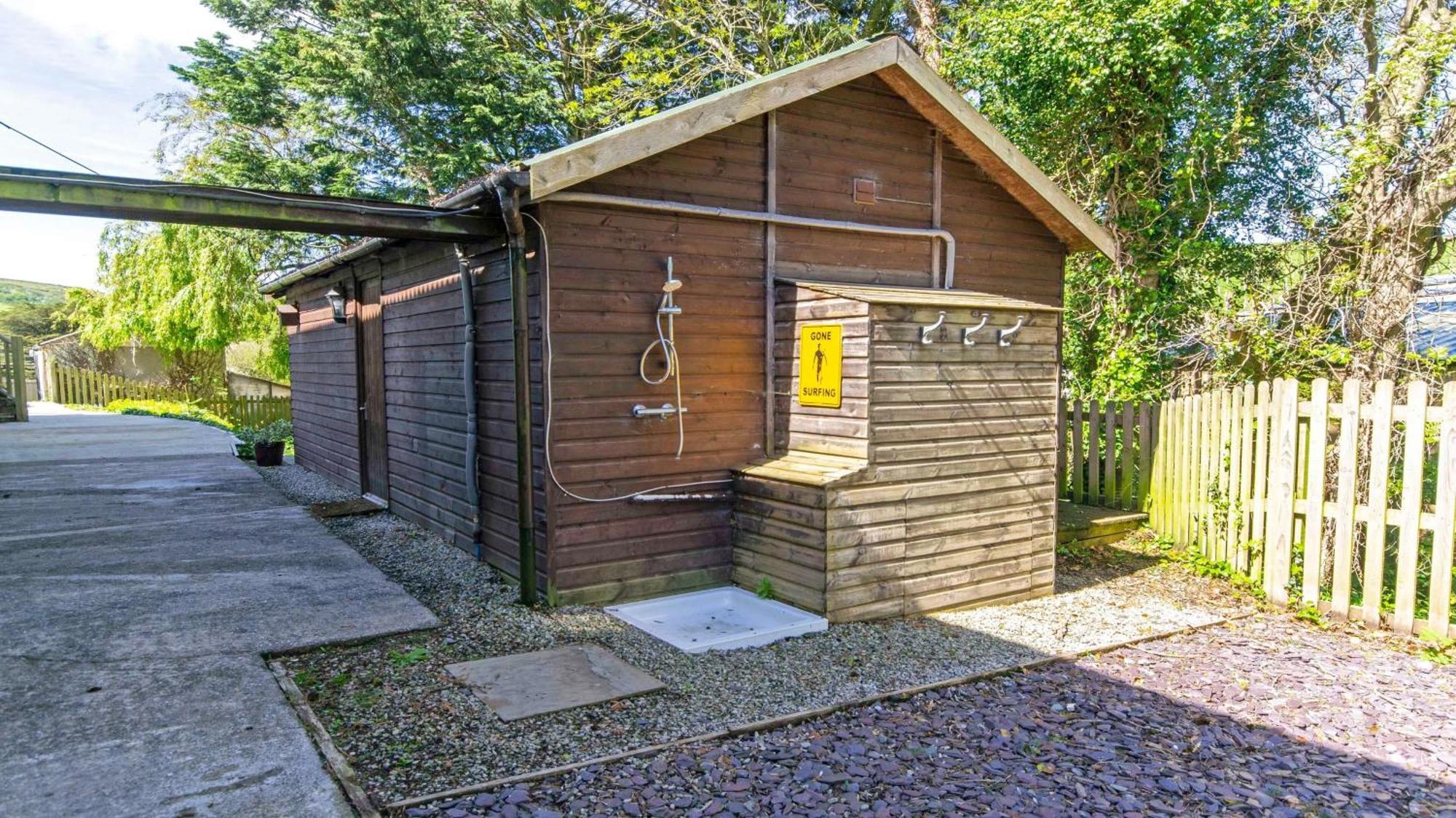Streamways Nr Croyde - Large Country Cottage With Valley Views, Hot Tub Option And Private Garden Cabin, Sleeps 12-16 Kültér fotó
