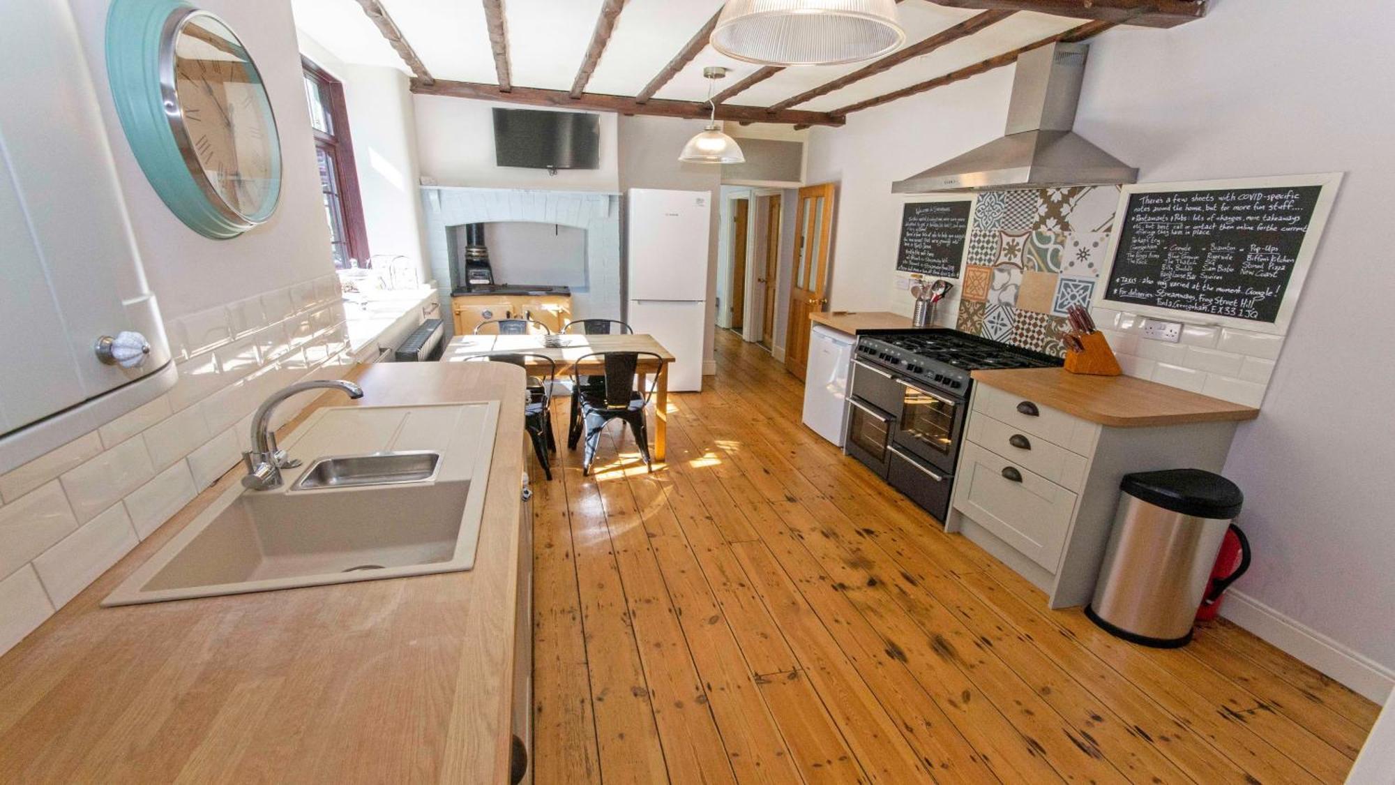 Streamways Nr Croyde - Large Country Cottage With Valley Views, Hot Tub Option And Private Garden Cabin, Sleeps 12-16 Kültér fotó